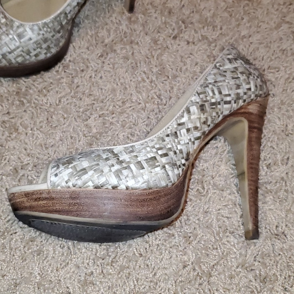 High heels - Picture 2 of 2